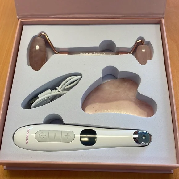 New Genovie MD Led and Crystal Rose Quartz Face and Eye Sculpting Kit!!🔥🔥🔥